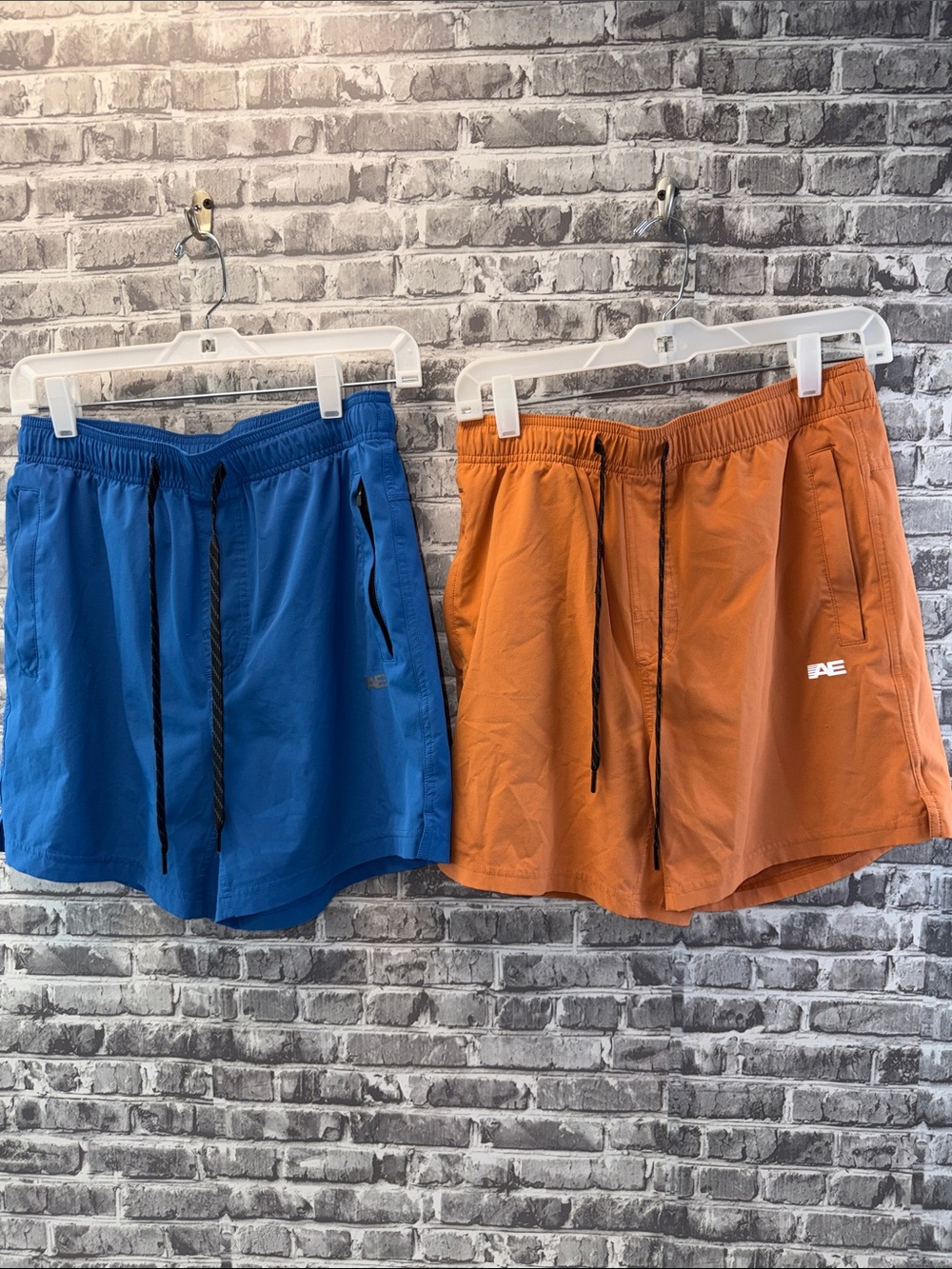 American Eagle Outfitters Men's Blue & Orange Athletic Drawstring Shorts